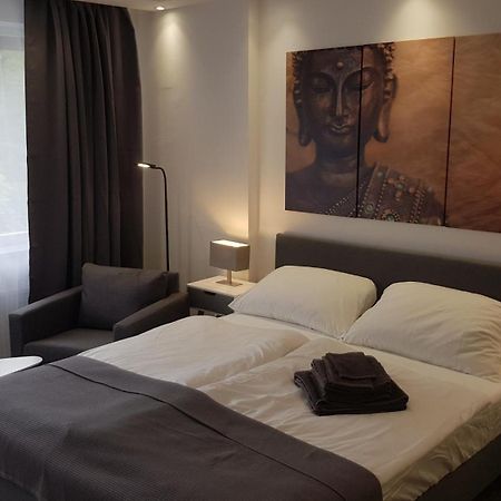 Check-Inn Hotels - Essen Bilik gambar